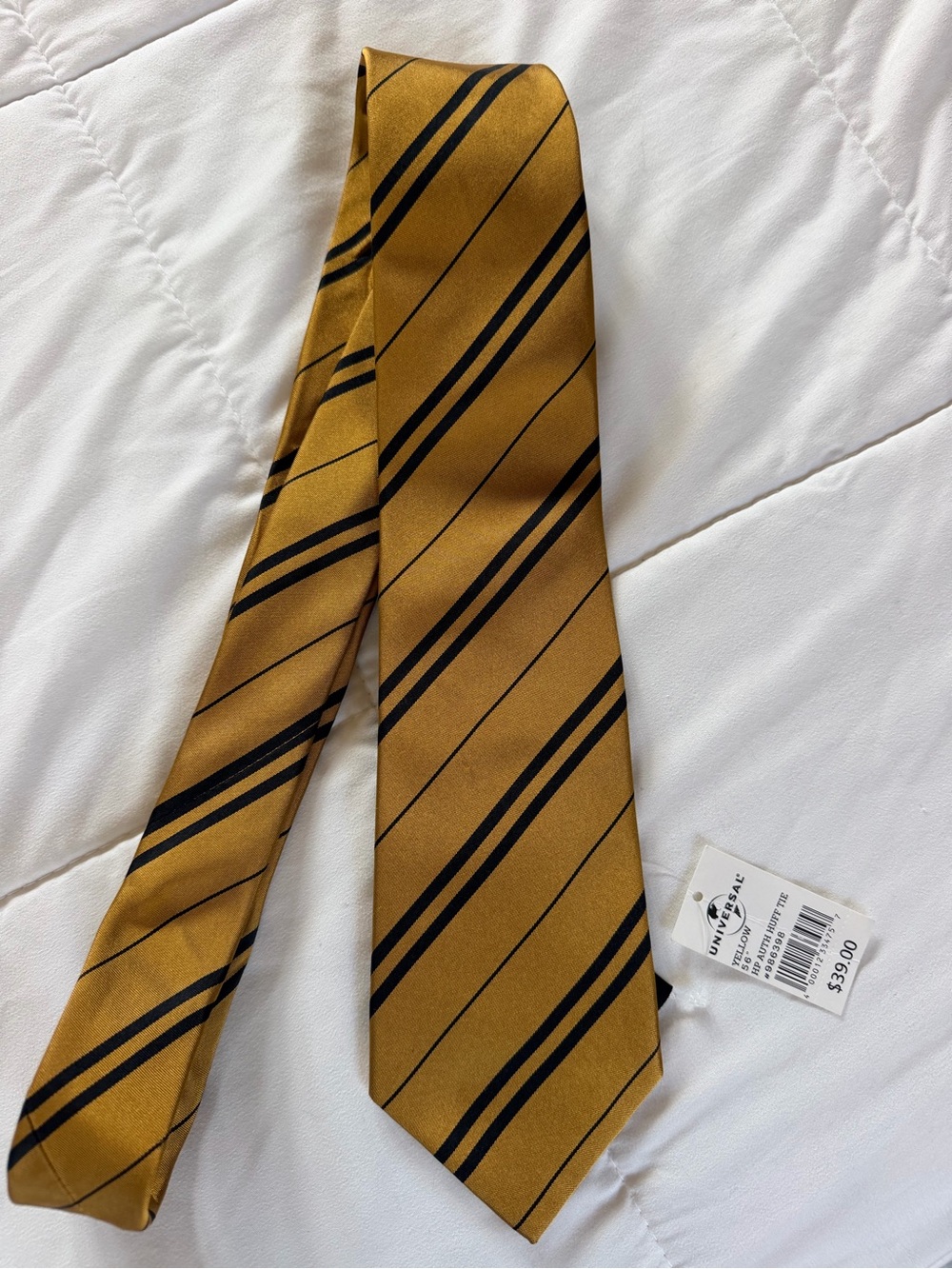 NWT Harry Potter Hufflepuff Tie